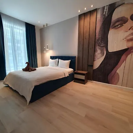 Lemon Luxury Mamaia